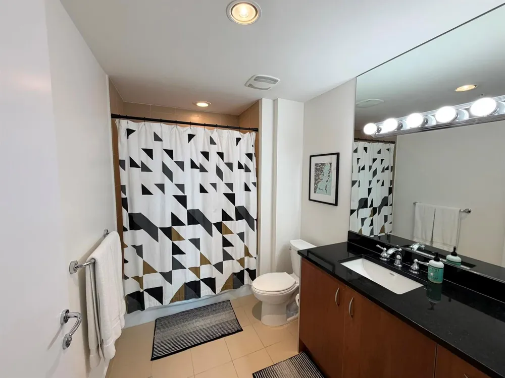 300 S BISCAYNE BOULEVARD #T-2208 Miami, FL 33131