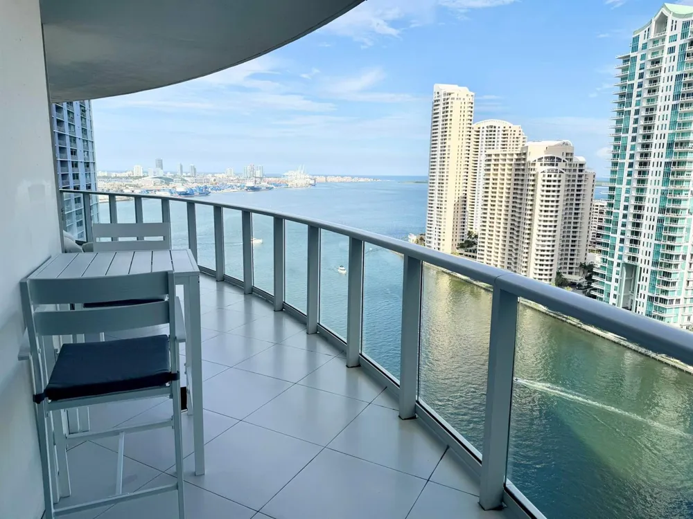 300 S BISCAYNE BOULEVARD #T-2208 Miami, FL 33131