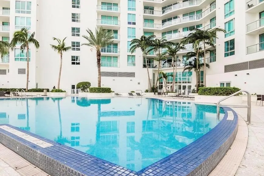 300 S BISCAYNE BOULEVARD #T-2208 Miami, FL 33131