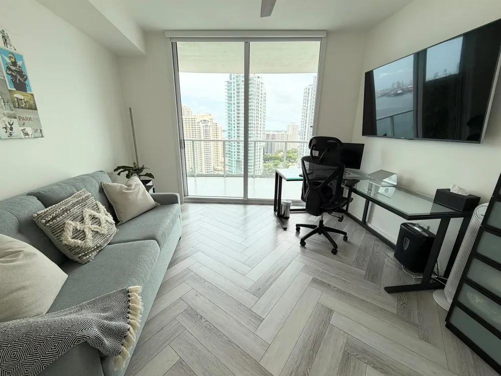 300 S BISCAYNE BOULEVARD #T-2208 Miami, FL 33131