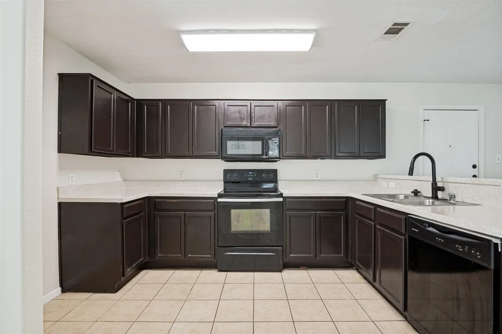 614 Hearthstone Drive Lancaster, TX 75146