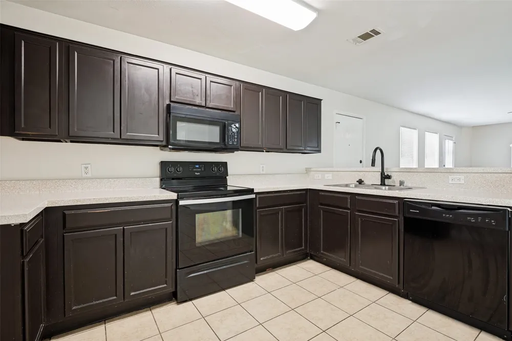 614 Hearthstone Drive Lancaster, TX 75146
