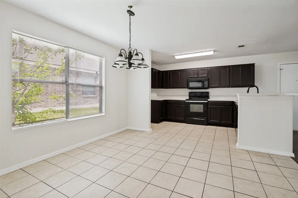 614 Hearthstone Drive Lancaster, TX 75146