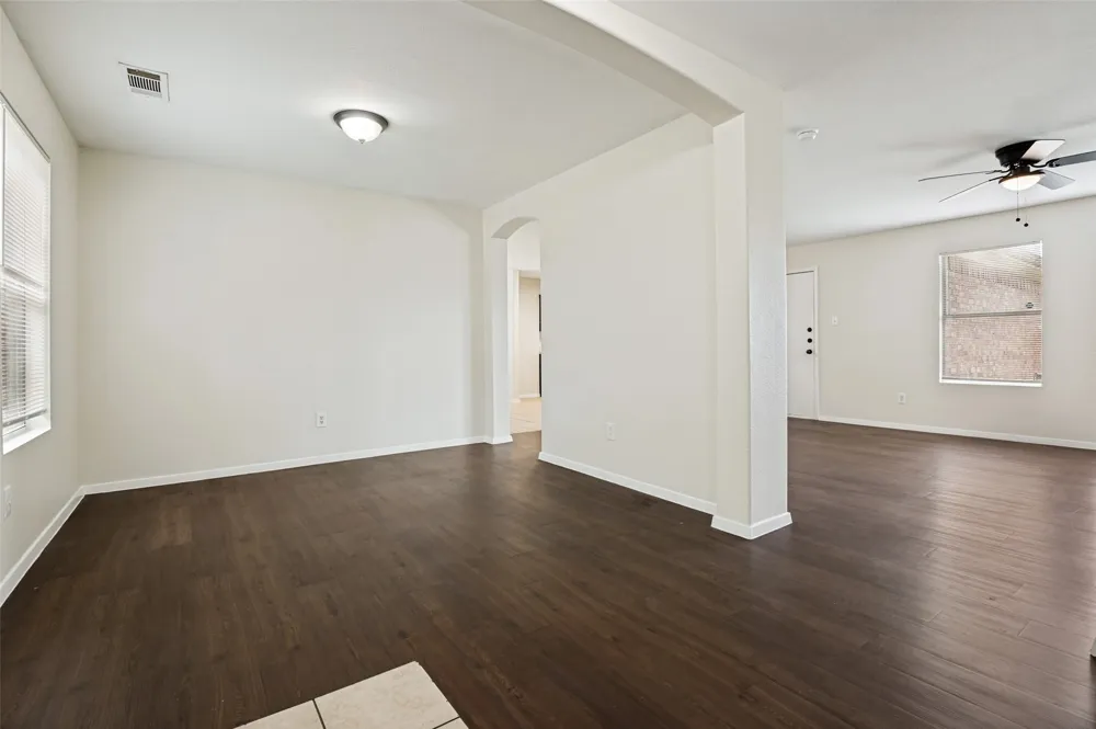 614 Hearthstone Drive Lancaster, TX 75146