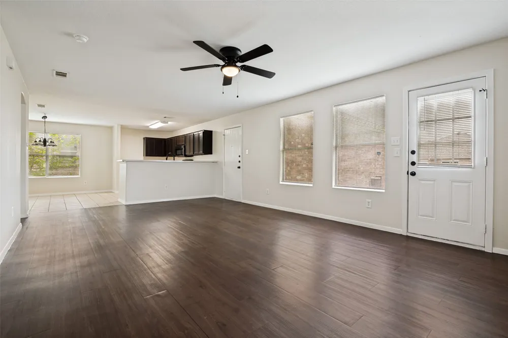 614 Hearthstone Drive Lancaster, TX 75146