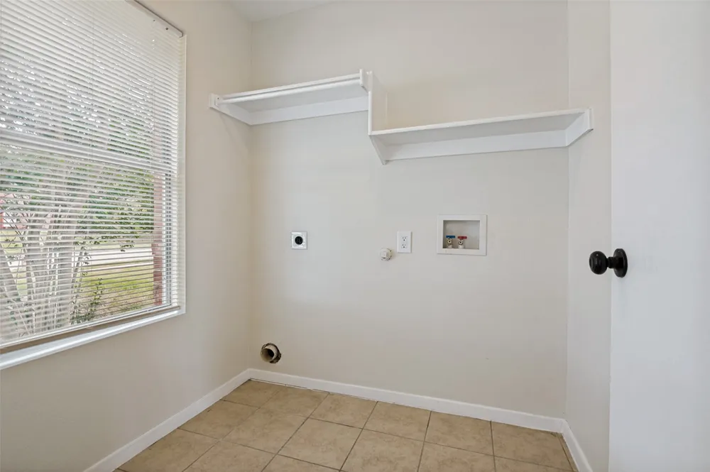 614 Hearthstone Drive Lancaster, TX 75146