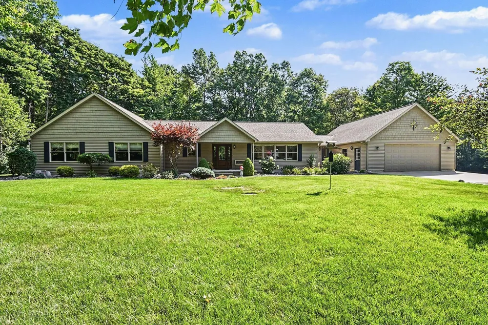 6333 Blackmar Road Bridgeport, MI 48722