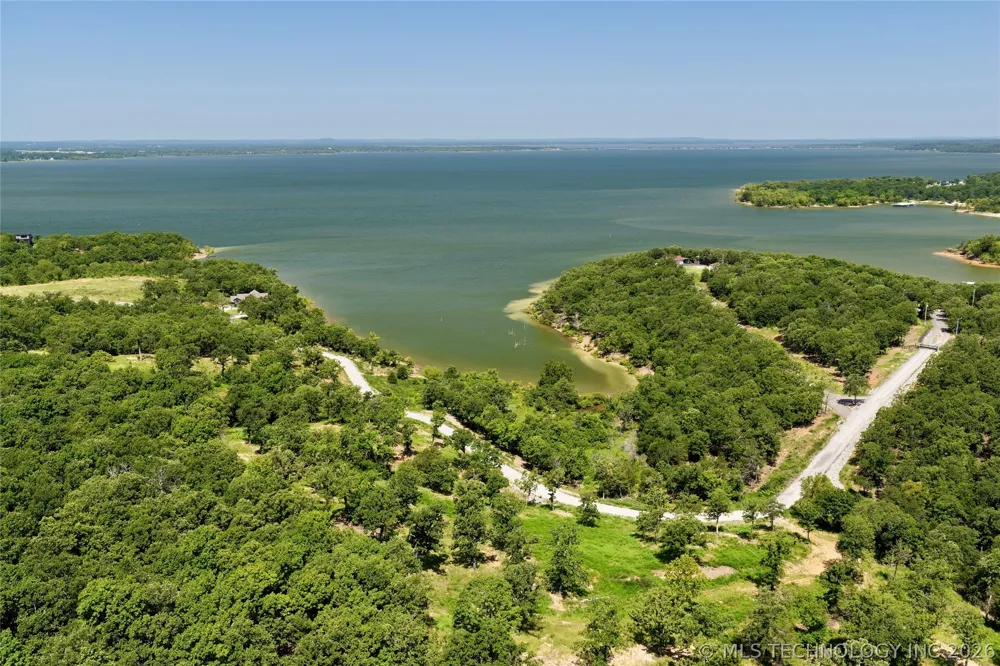 241 Patriot Pointe Eufaula, OK 74432