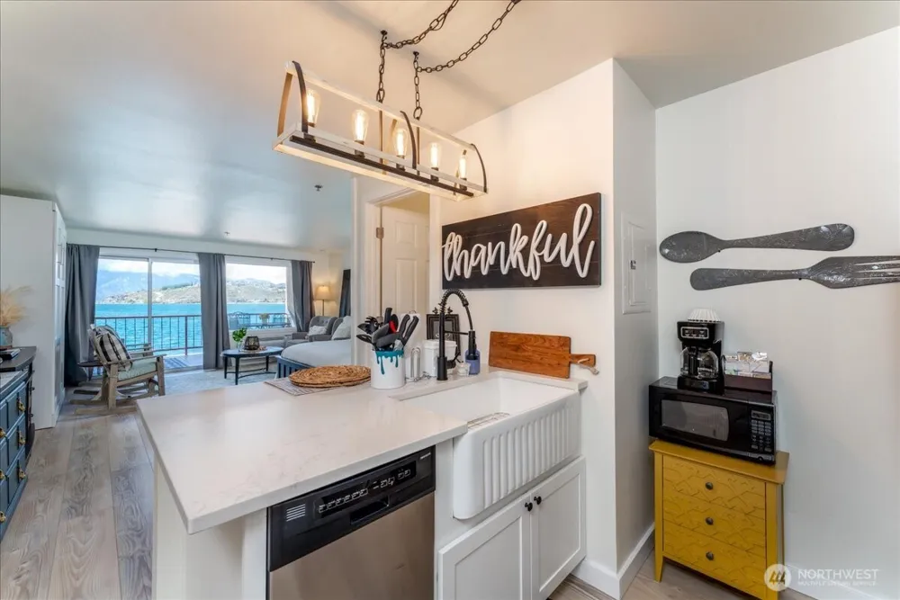 322 W Woodin 301 & 301A Avenue Chelan, WA 98816