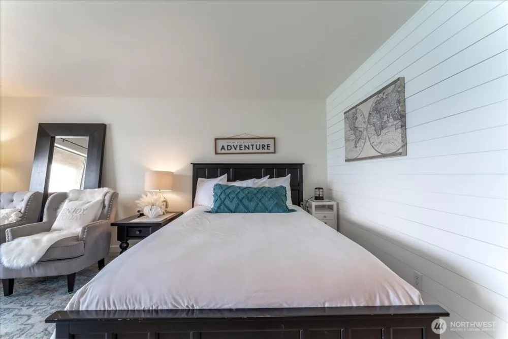 322 W Woodin 301 & 301A Avenue Chelan, WA 98816