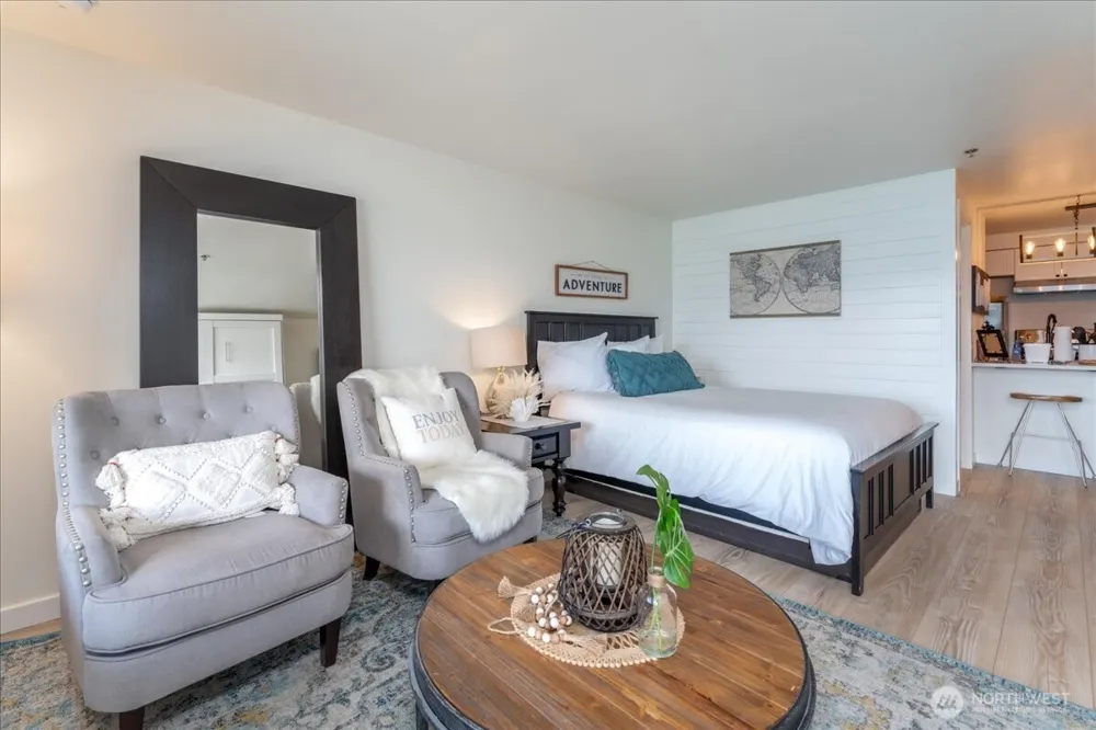 322 W Woodin 301 & 301A Avenue Chelan, WA 98816