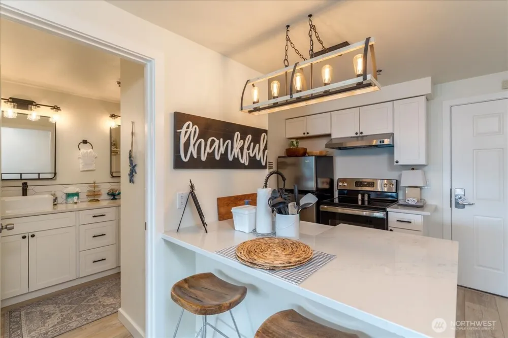 322 W Woodin 301 & 301A Avenue Chelan, WA 98816