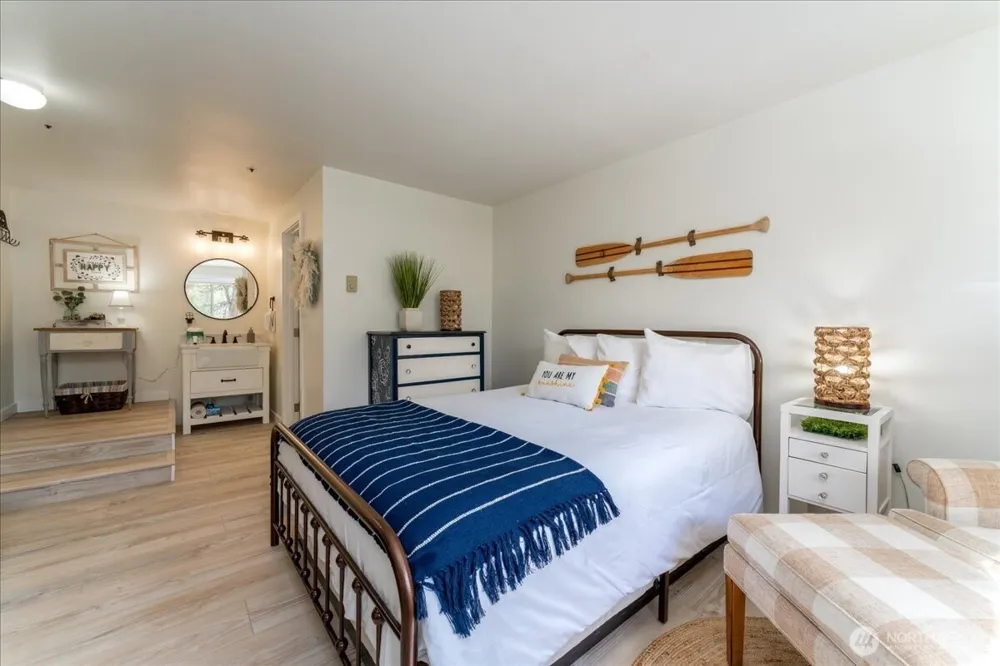 322 W Woodin 301 & 301A Avenue Chelan, WA 98816