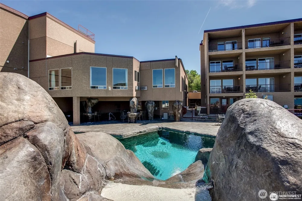 322 W Woodin 301 & 301A Avenue Chelan, WA 98816