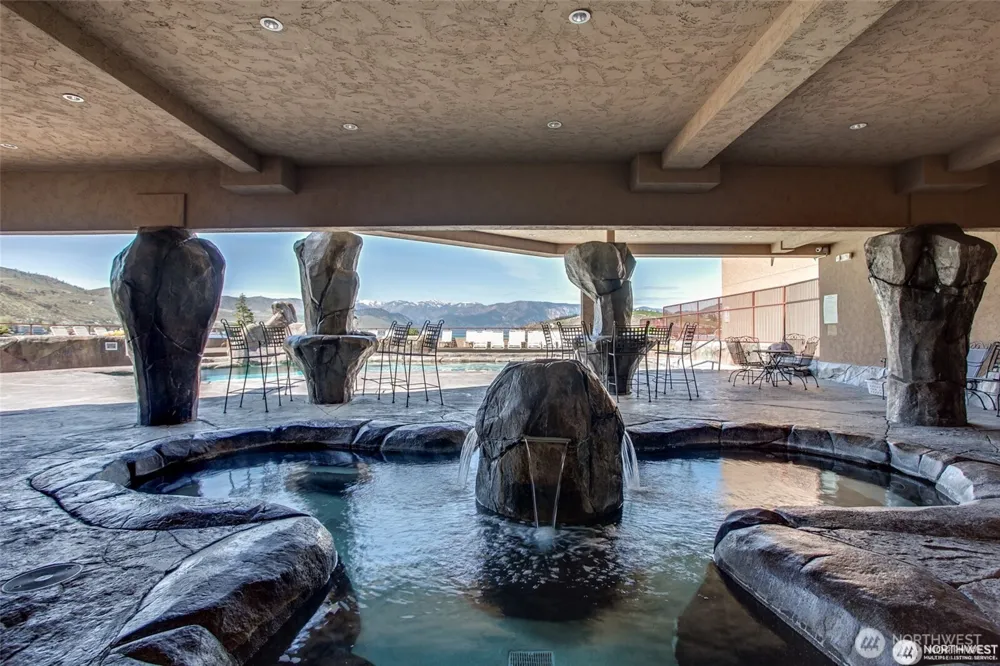 322 W Woodin 301 & 301A Avenue Chelan, WA 98816