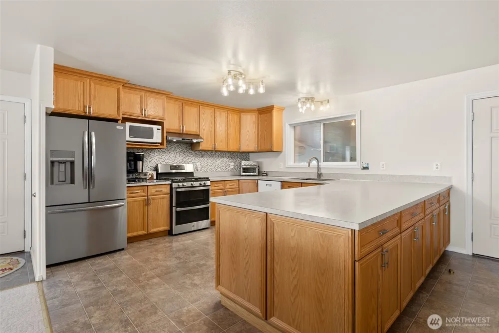 4 Bayshore Road South Bend, WA 98586