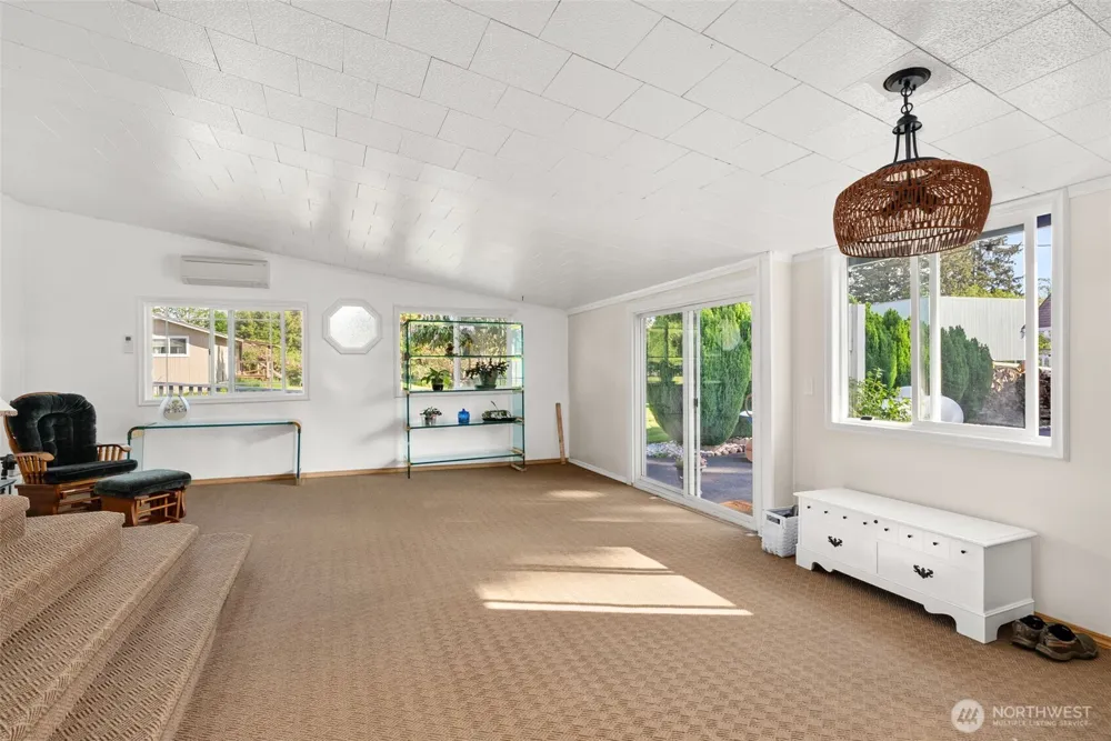4 Bayshore Road South Bend, WA 98586