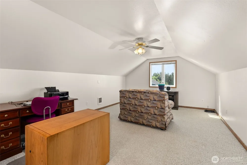 4 Bayshore Road South Bend, WA 98586