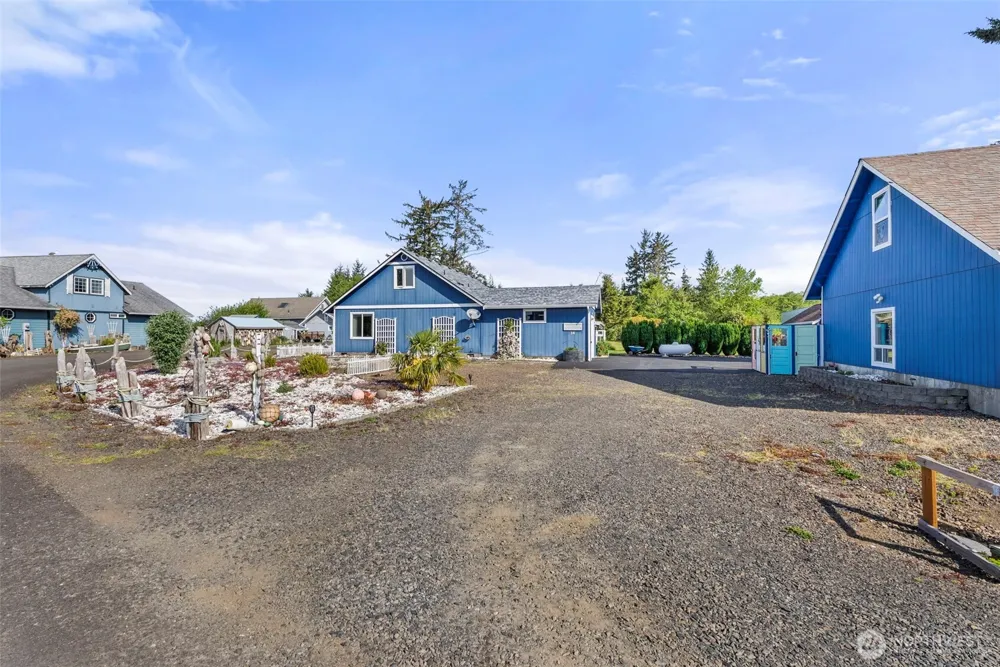 4 Bayshore Road South Bend, WA 98586