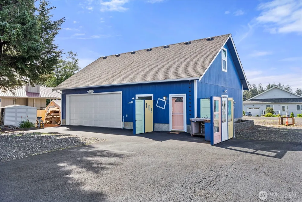 4 Bayshore Road South Bend, WA 98586
