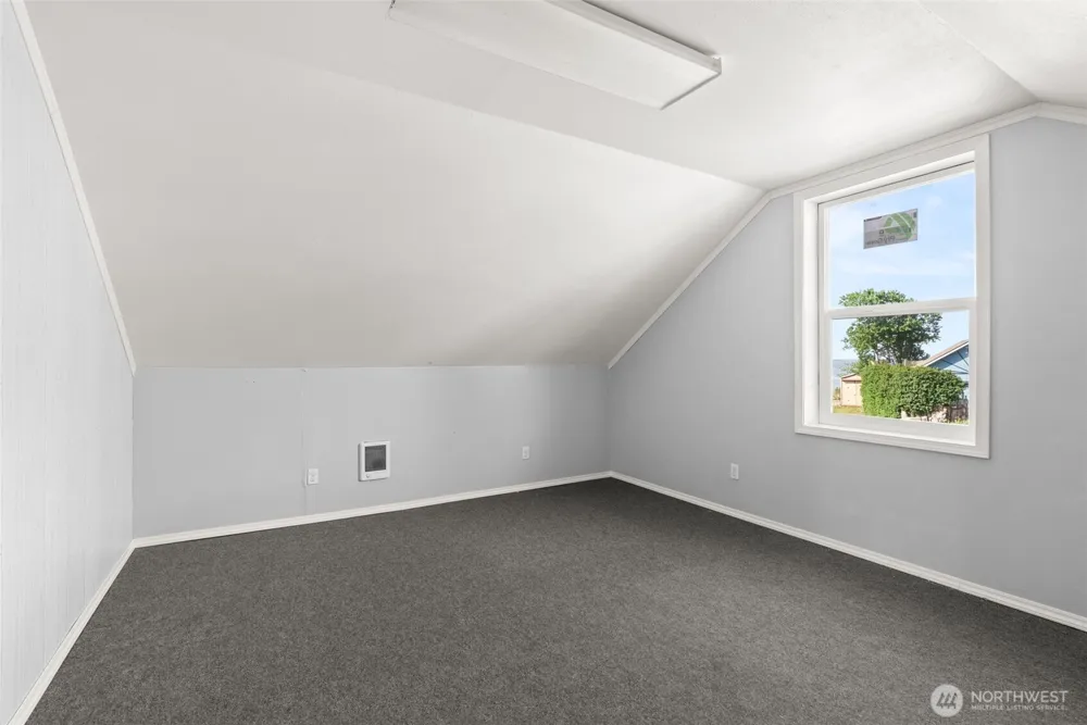 4 Bayshore Road South Bend, WA 98586