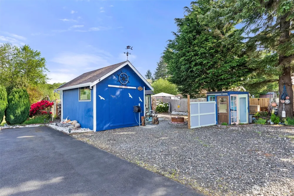 4 Bayshore Road South Bend, WA 98586