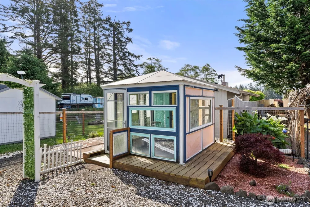 4 Bayshore Road South Bend, WA 98586