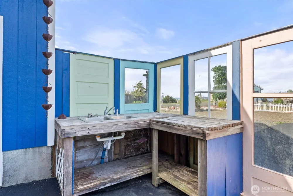 4 Bayshore Road South Bend, WA 98586
