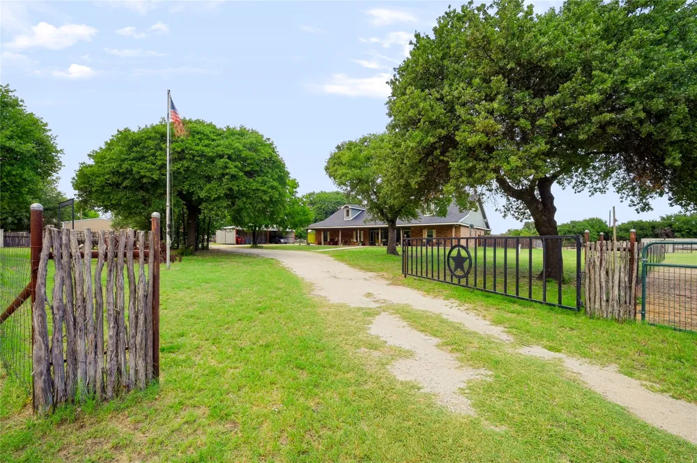 7922 County Road 229 Clyde, TX 79510
