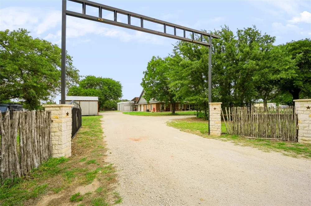 7922 County Road 229 Clyde, TX 79510