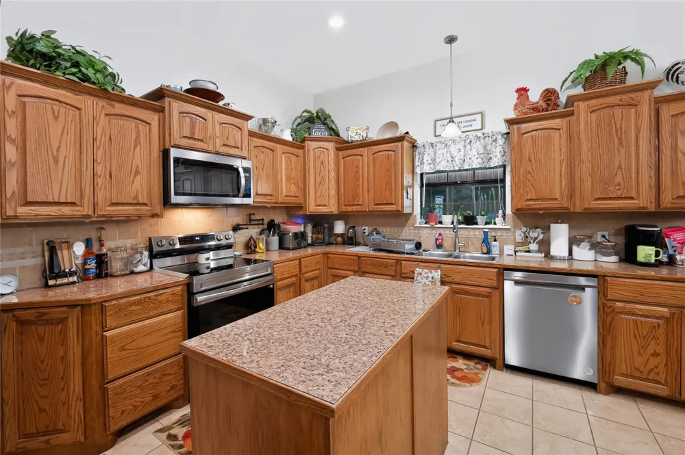 7922 County Road 229 Clyde, TX 79510