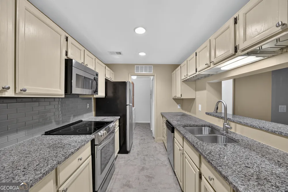 123 Warm Springs CIR Roswell, GA 30075