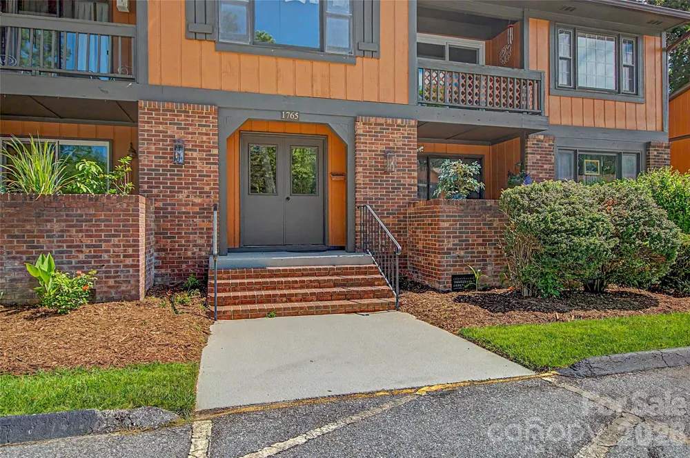 1765 Haywood Manor Road #D Hendersonville, NC 28791