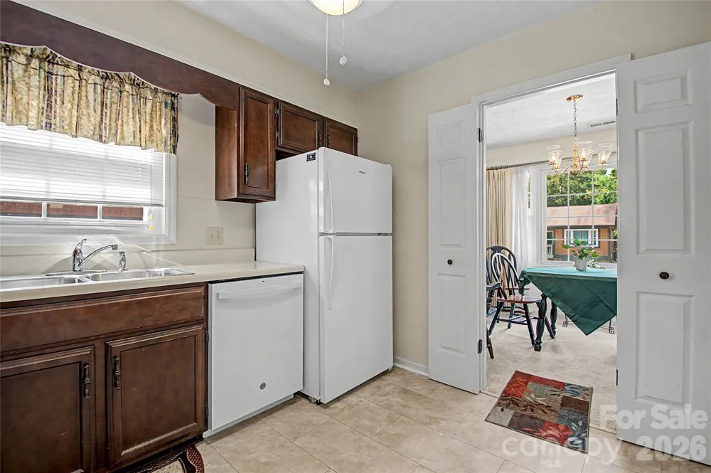 1765 Haywood Manor Road #D Hendersonville, NC 28791