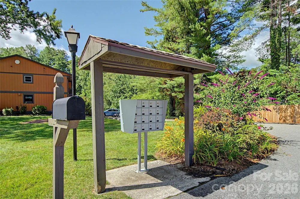 1765 Haywood Manor Road #D Hendersonville, NC 28791