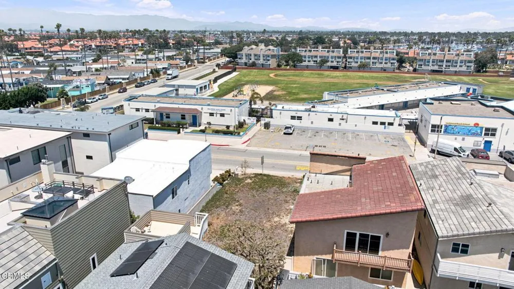4049 Sunset Lane Oxnard, CA 93035