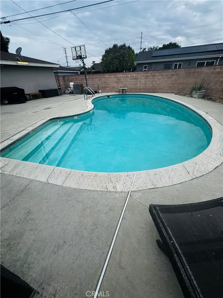 16713 Sunburst Street North Hills, CA 91343
