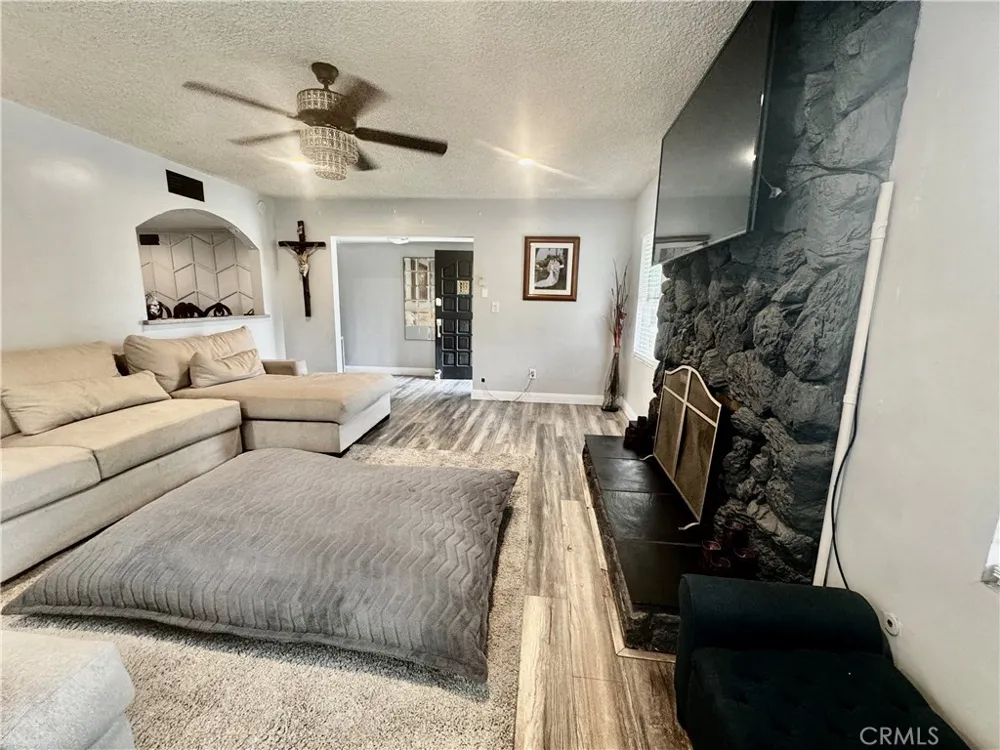 16713 Sunburst Street North Hills, CA 91343