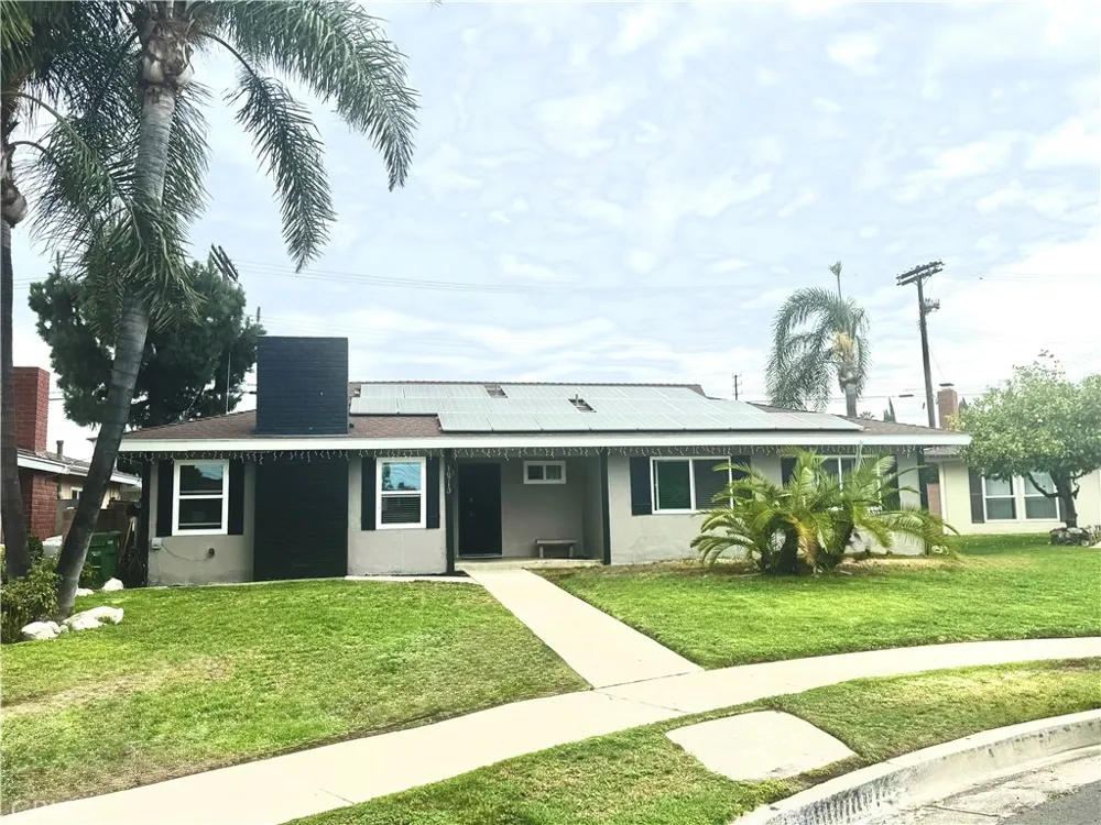 16713 Sunburst Street North Hills, CA 91343