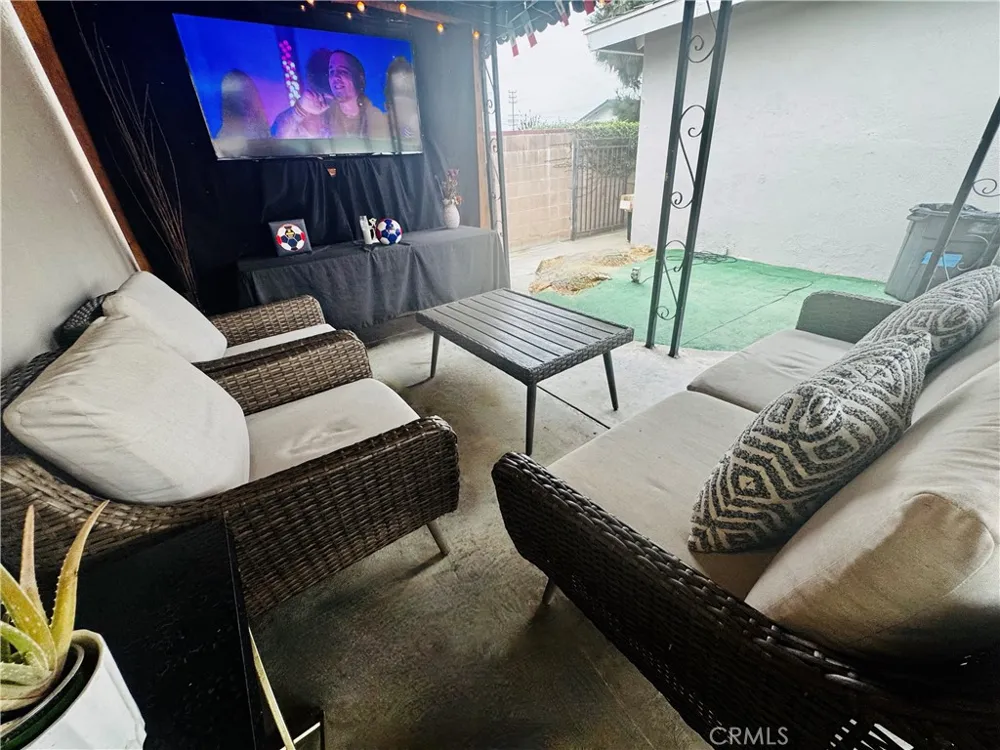 16713 Sunburst Street North Hills, CA 91343