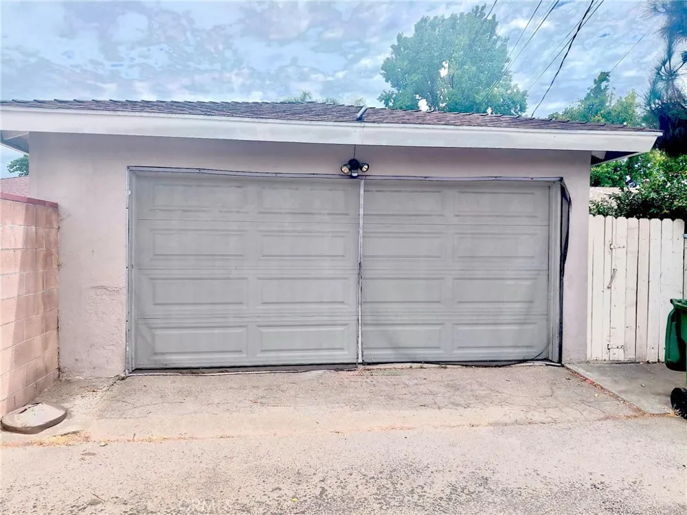 16713 Sunburst Street North Hills, CA 91343