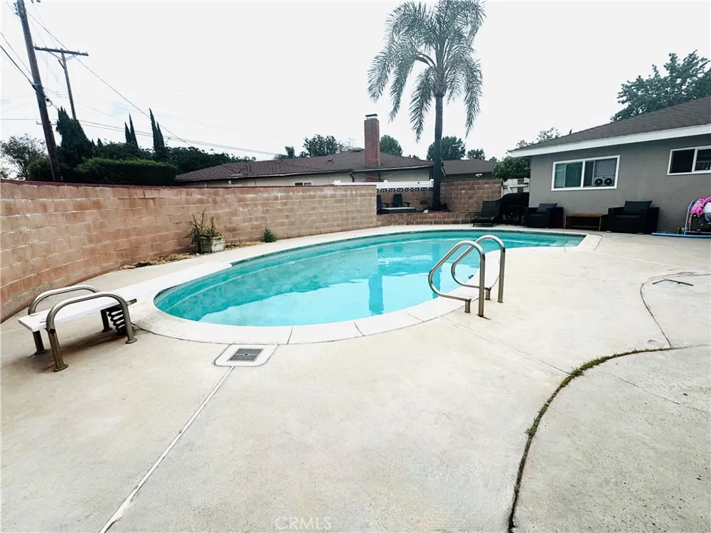 16713 Sunburst Street North Hills, CA 91343