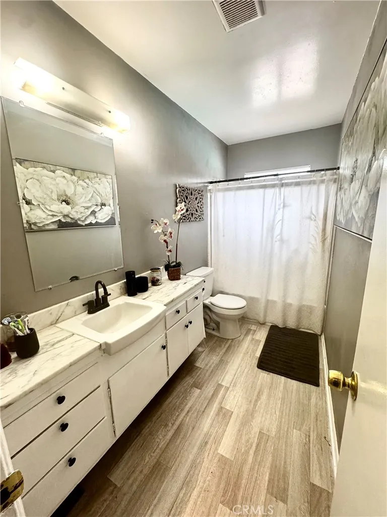 16713 Sunburst Street North Hills, CA 91343