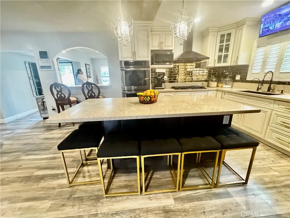 16713 Sunburst Street North Hills, CA 91343