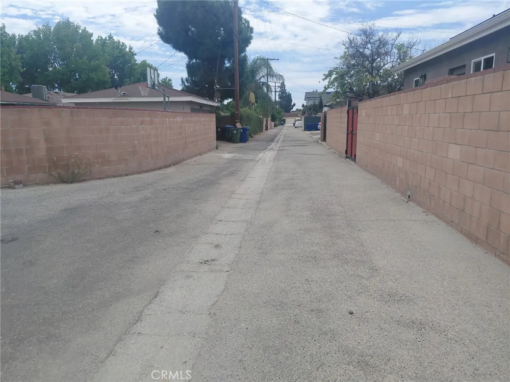 16713 Sunburst Street North Hills, CA 91343