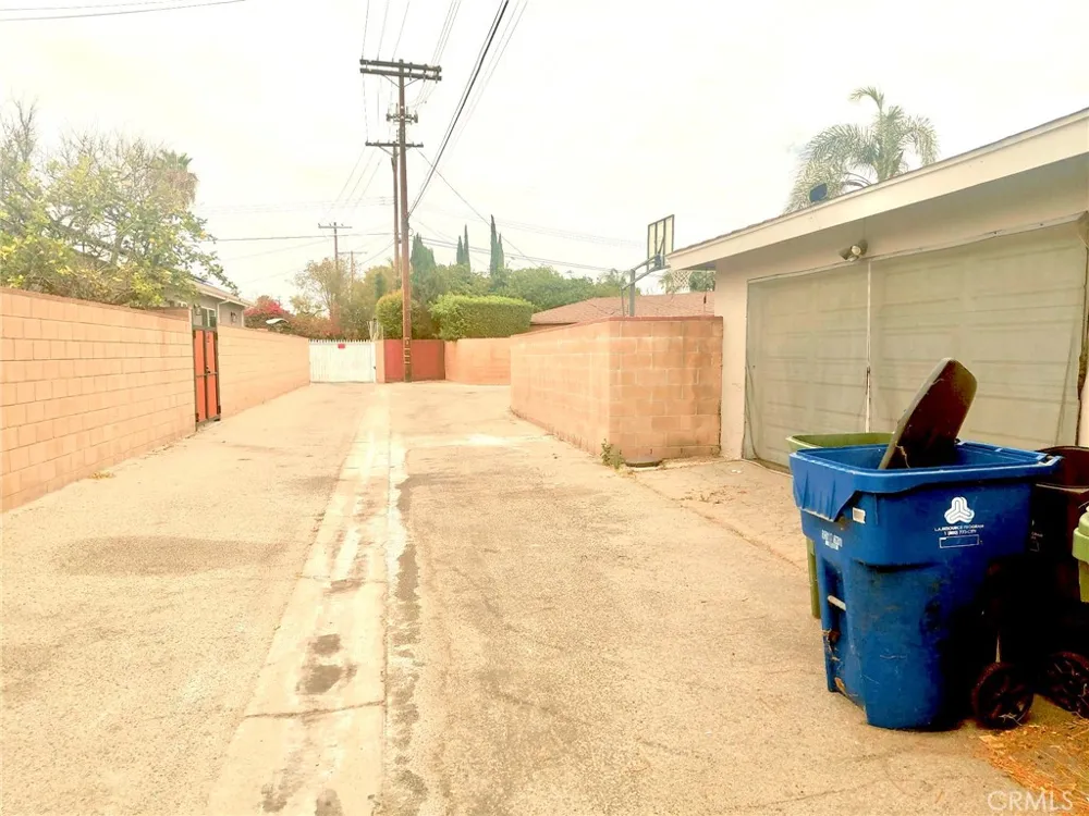 16713 Sunburst Street North Hills, CA 91343