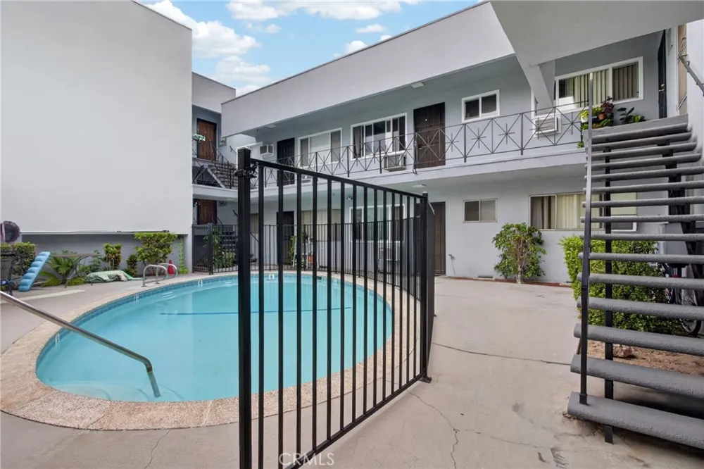 541 Naomi Burbank, CA 91505