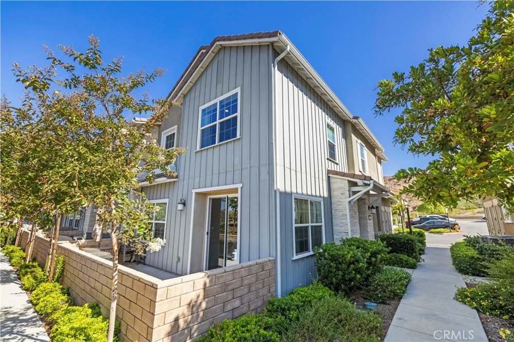 22760 Harmony Drive Saugus, CA 91350