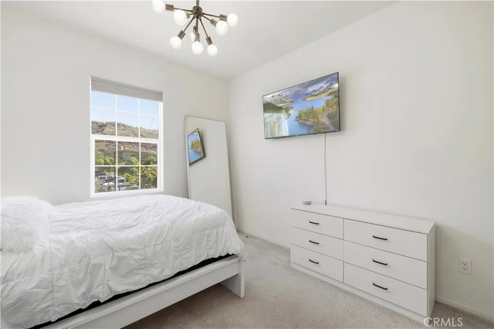 22760 Harmony Drive Saugus, CA 91350
