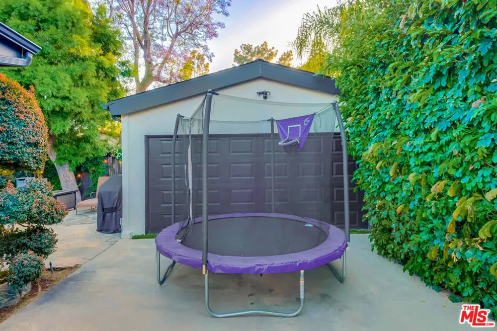 5715 Corteen Place Valley Village, CA 91607